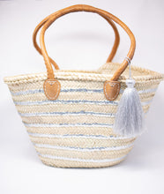 Load image into Gallery viewer, Silver/Gold Round Straw Bag
