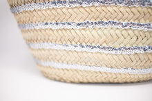 Load image into Gallery viewer, Silver/Gold Round Straw Bag
